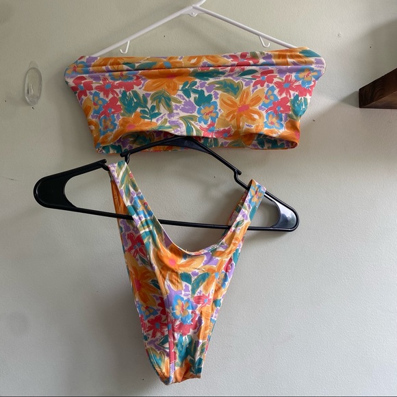 STONE FOX floral bikini top - Picture 3 of 4